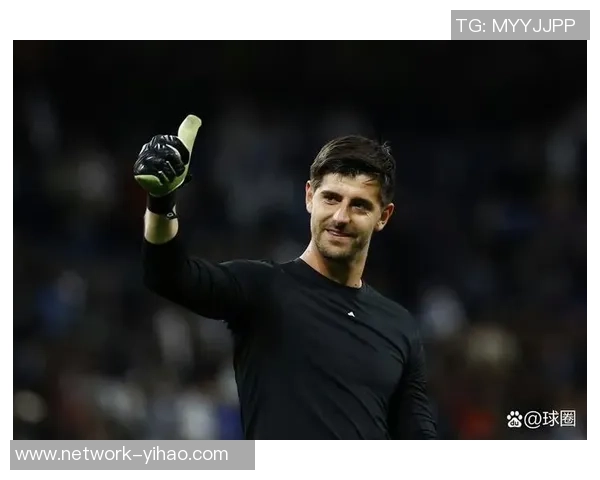 库尔图瓦在赛季中展现出色表现助力球队争夺冠军荣耀