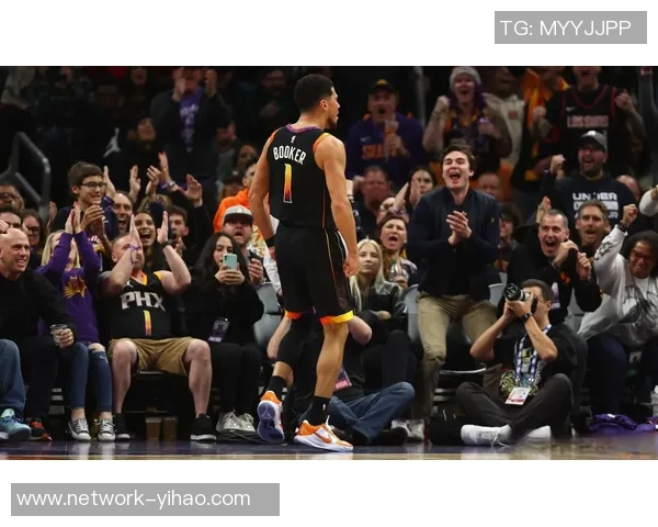 德文布克如何在NBA赛场上展现个人风采与团队协作的完美结合